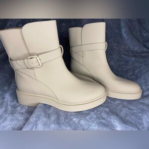 NWT VINCE Kaelyn Waterproof Rubber Ankle Boots size 11